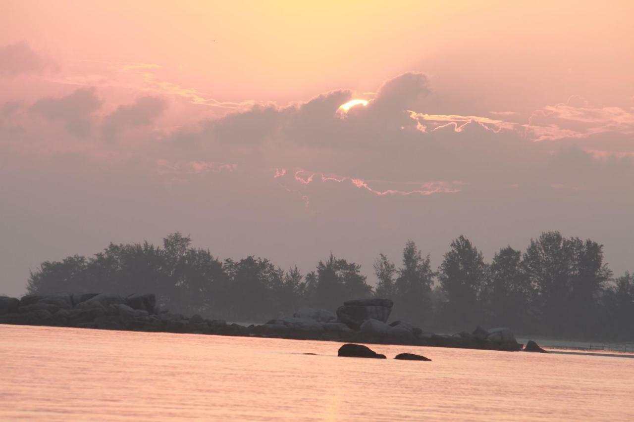 Belitung Holiday Resort Sijuk Eksteriør bilde
